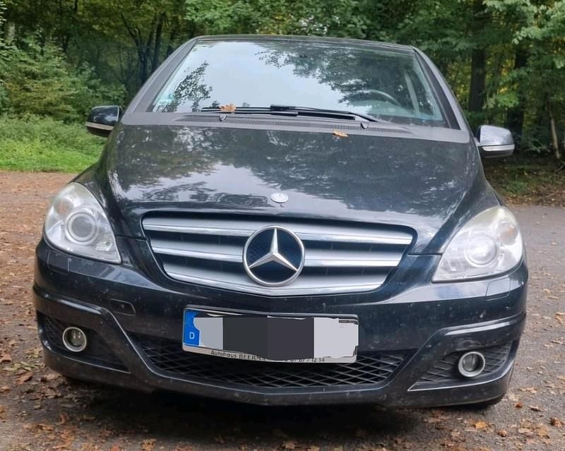 Gebraucht Mercedes B180 115 PS (84 kW) 2011 Schwarz Van / Kleinbus