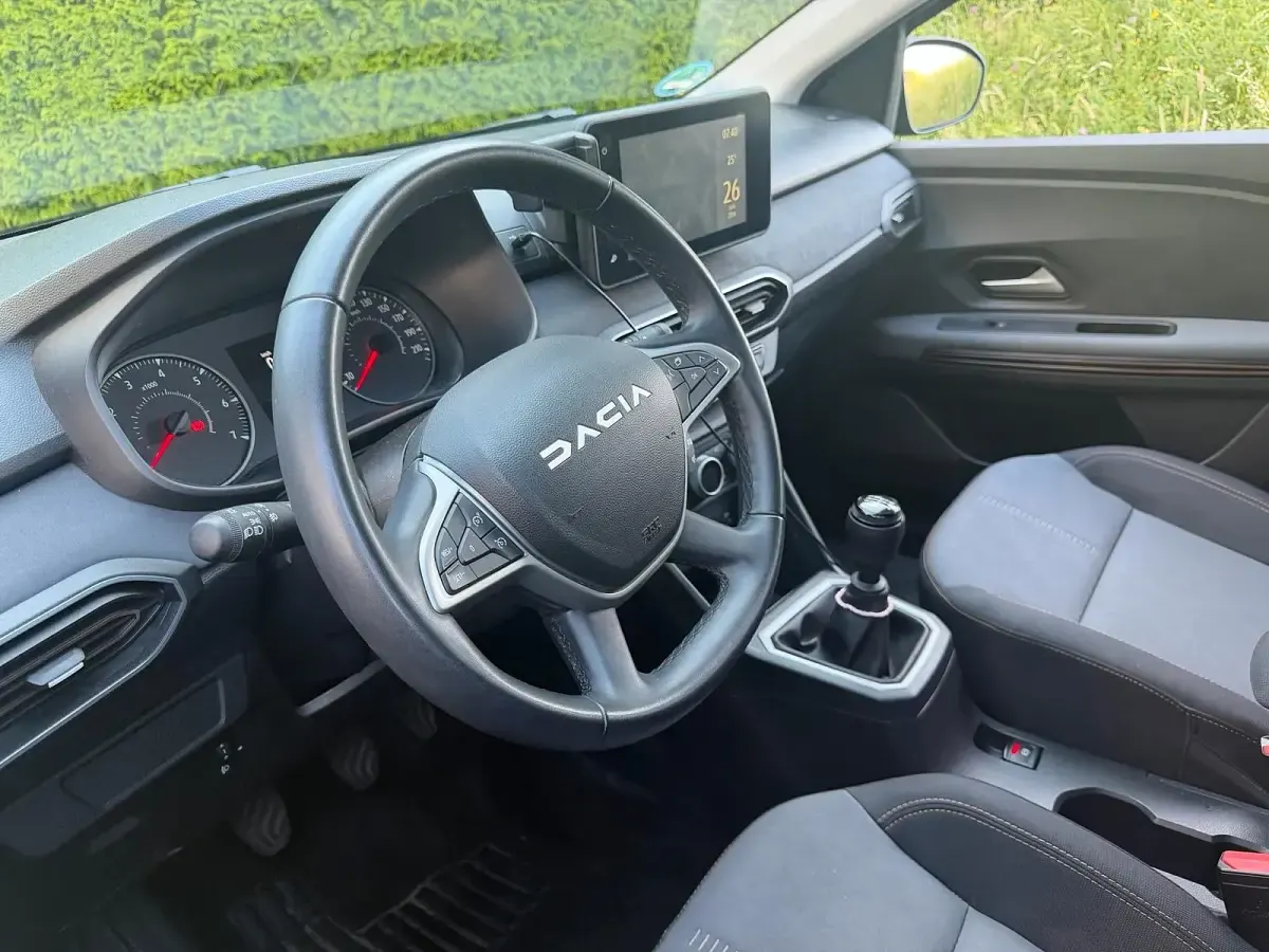 Gebraucht Dacia Jogger Extreme 110 PS (80 kW) 2024 Grün Van / Kleinbus