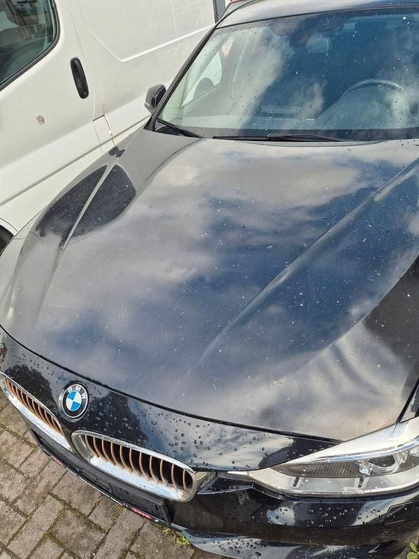 Gebraucht BMW 318 143 PS (105 kW) 2014 Schwarz Kombi