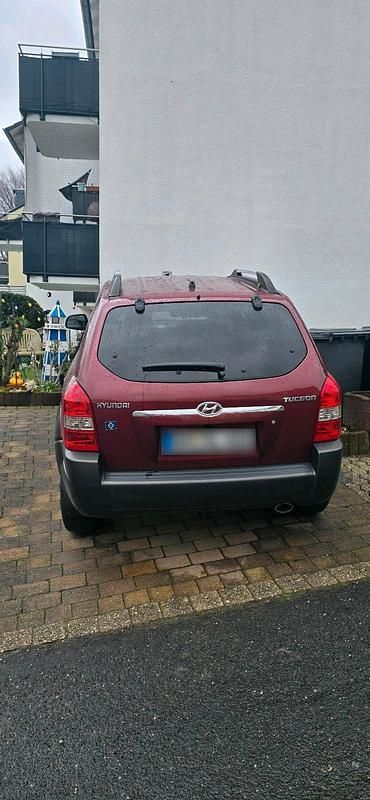 Gebraucht Hyundai Tucson 141 PS (103 kW) 2005 Rot SUV