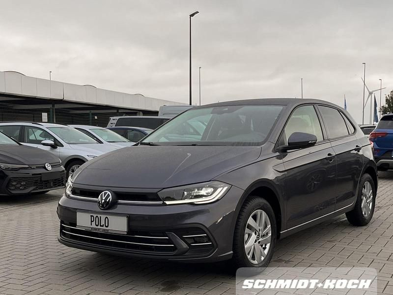 Gebraucht VW Polo Style 95 PS (69 kW) 2025 Rauchgrau (grau) Limousine