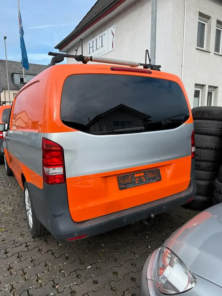 Gebraucht Mercedes Vito 136 PS (100 kW) 2015 Orange Van
