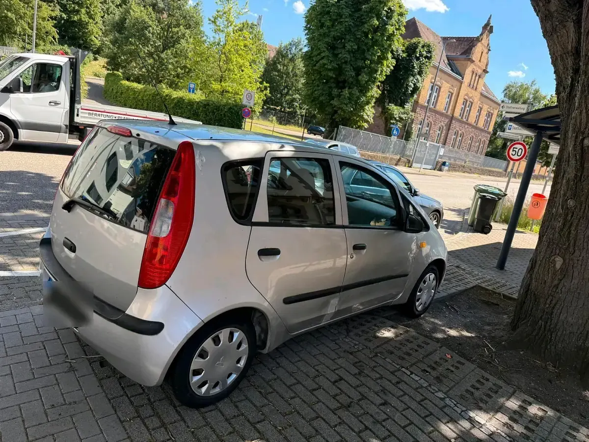 Gebraucht Mitsubishi Colt 75 PS (55 kW) 2007 Silber Kleinwagen