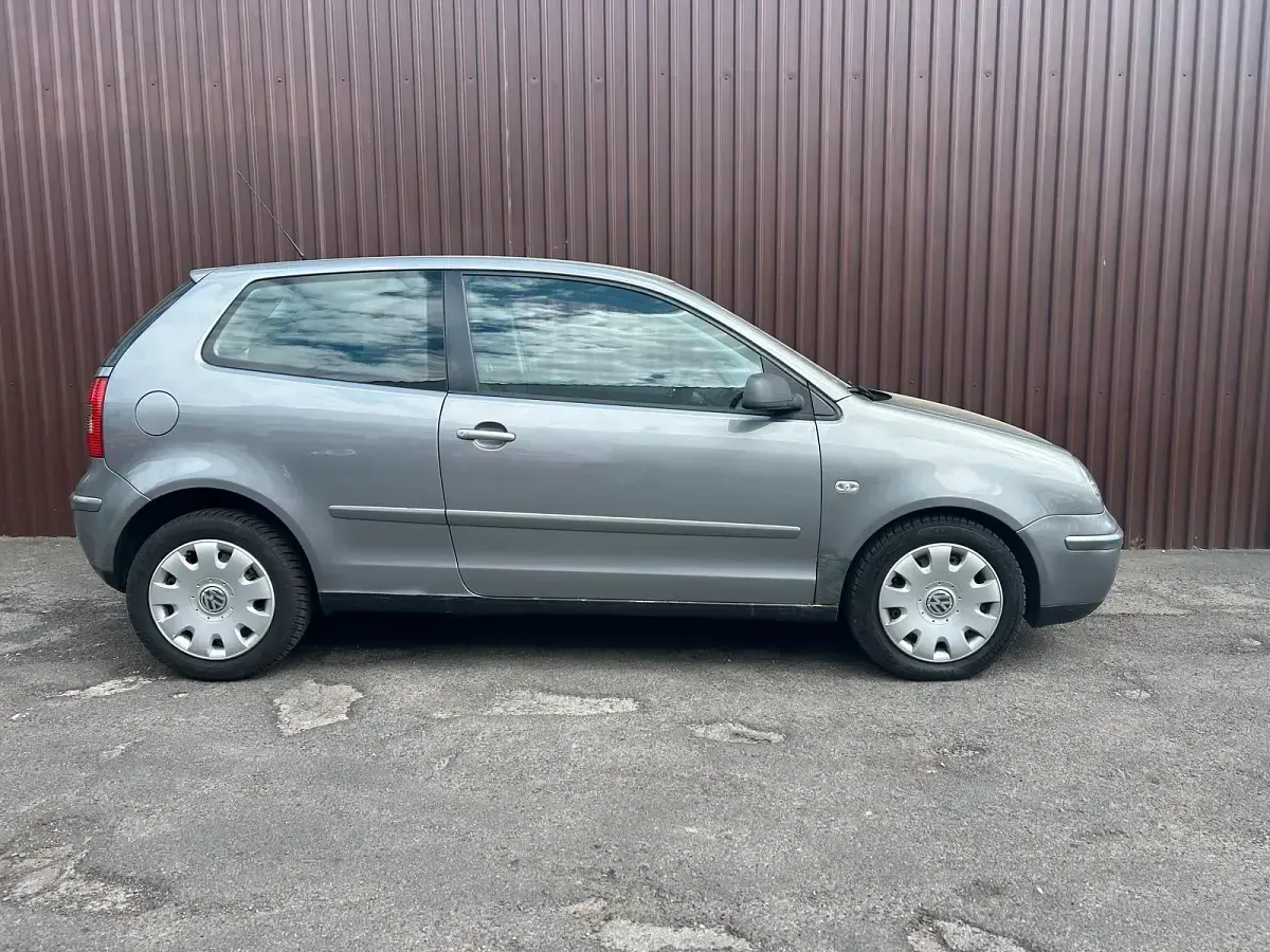 Gebraucht VW Polo Cricket 75 PS (55 kW) 2004 Grau Kleinwagen
