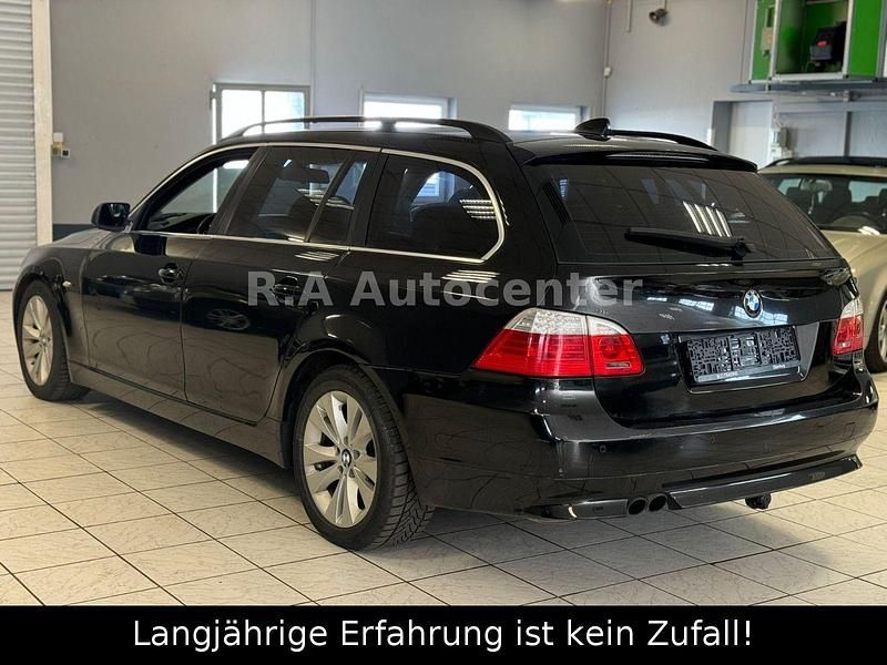Gebraucht BMW 525 Exclusive 197 PS (144 kW) 2009 Schwarz Kombi