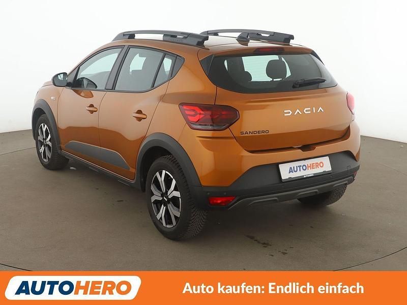 Gebraucht Dacia Sandero Expression 91 PS (66 kW) 2023 Orange Kleinwagen