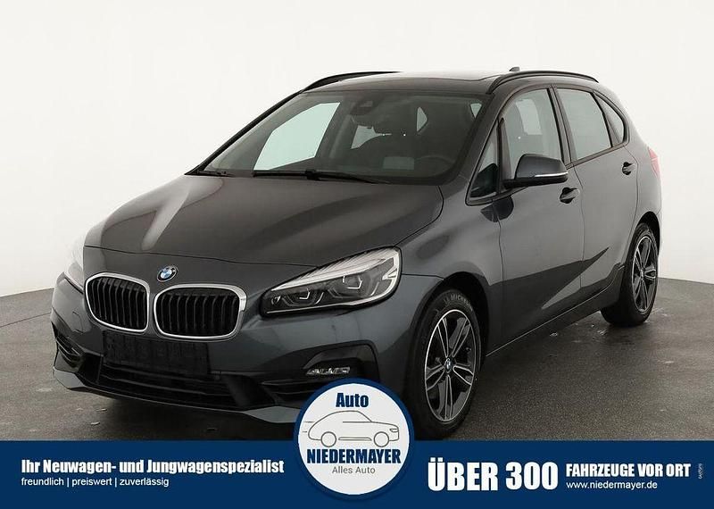Mineralgrau metallic Gebraucht 2019 BMW 220 Active Tourer Sport Line Van / Kleinbus | 20.995 € (Fairer Preis) - Bild 1/4