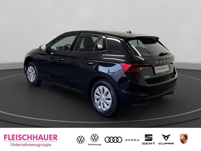 Neu Skoda Fabia Essence 80 PS (58 kW) 2025 Schwarz Limousine
