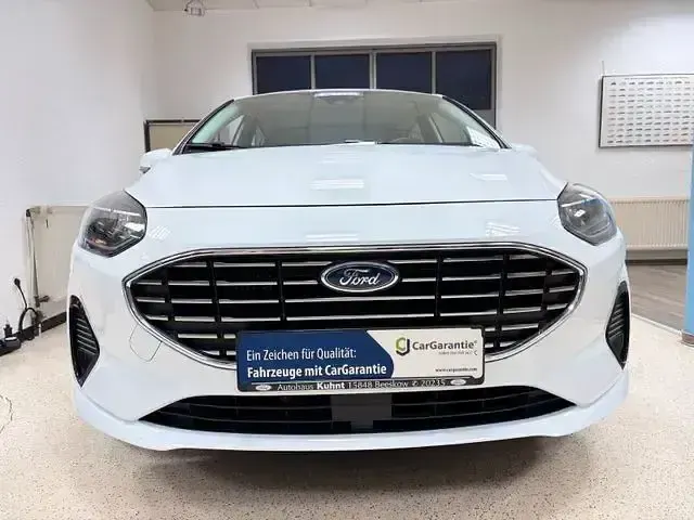 Gebraucht Ford Fiesta Titanium 101 PS (74 kW) 2023 Weiß Limousine