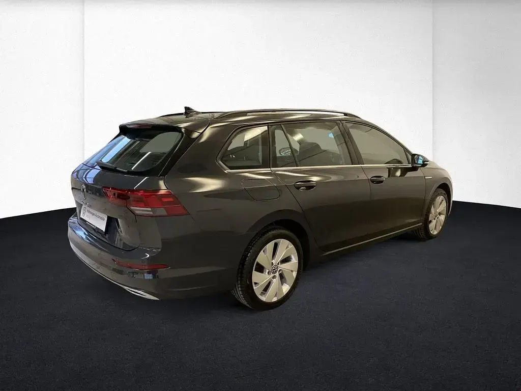 Second-hand VW Golf VIII Style 190 CP (139 kW) 2023 Gri Break