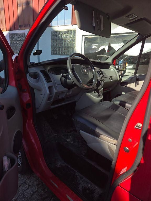 Gebraucht Opel Vivaro 90 PS (66 kW) 2010 Rot Van / Kleinbus