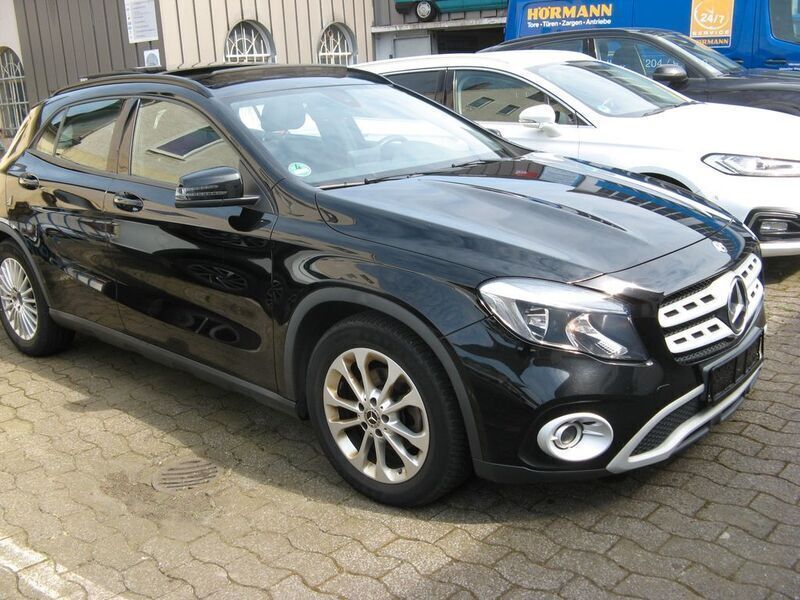 Gebraucht Mercedes GLA200 136 PS (100 kW) 2018 Schwarz SUV