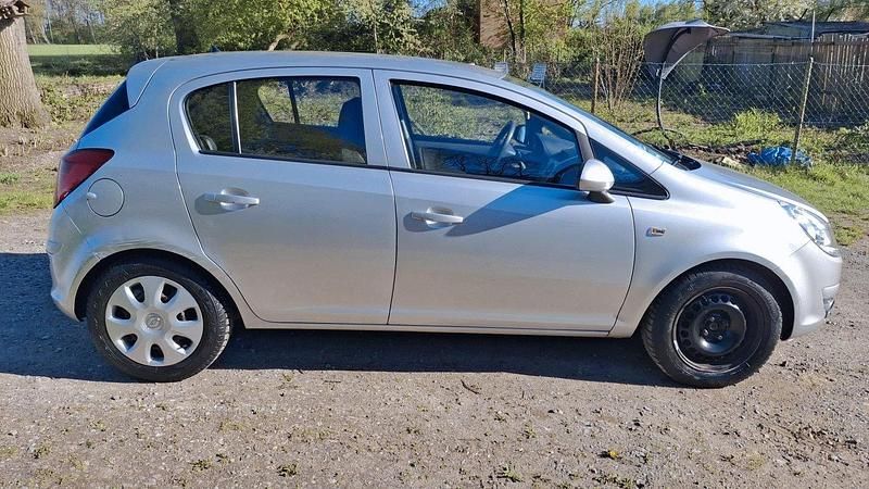Używany Opel Corsa 80 KM (58 kW) 2009 Szary Hatchback
