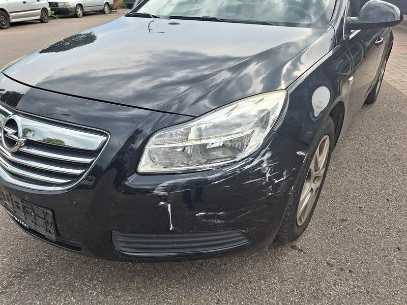 Gebraucht Opel Insignia Edition 110 PS (80 kW) 2010 Schwarz Kombi