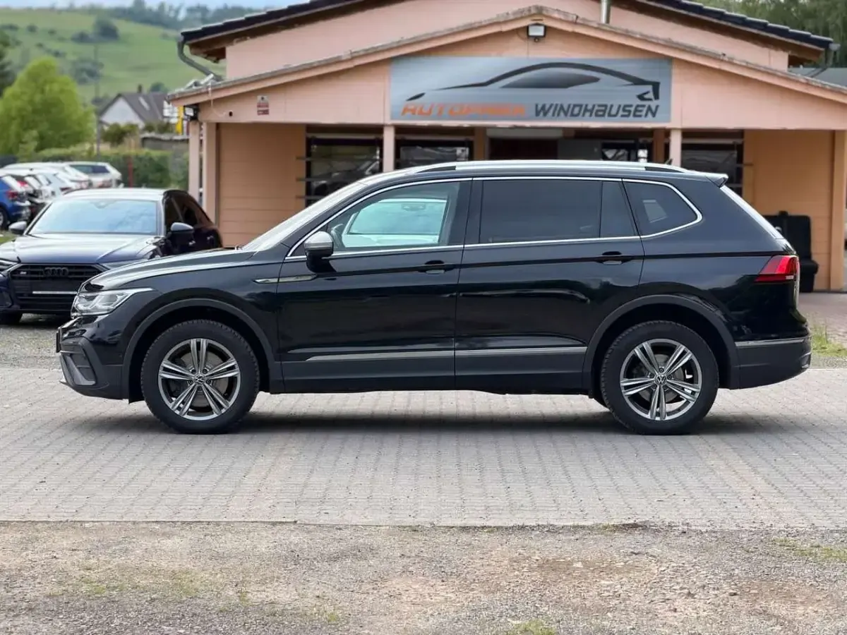 Gebraucht VW Tiguan Allspace 190 PS (139 kW) 2023 Schwarz SUV