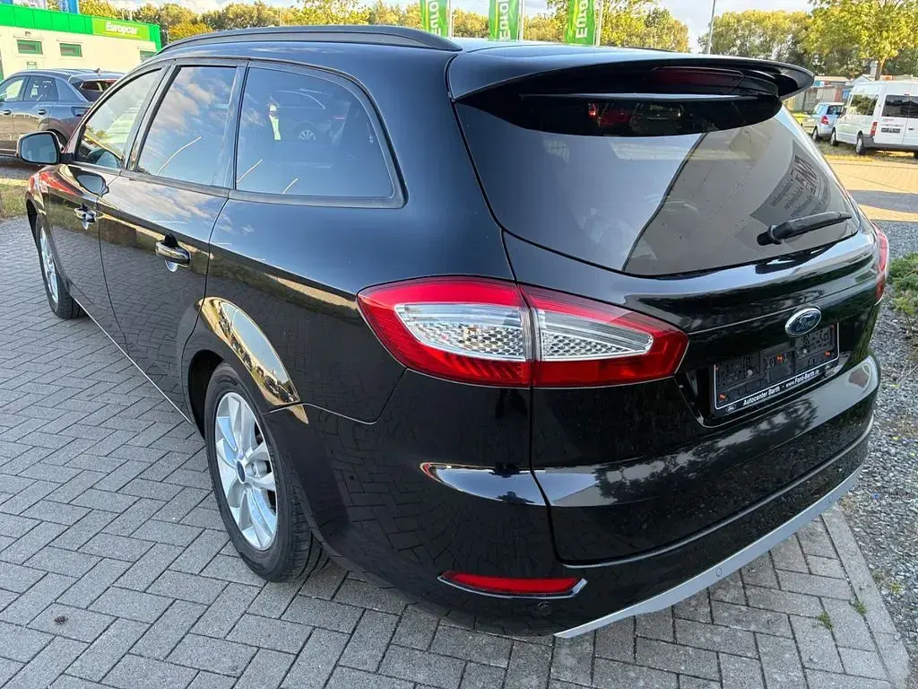 Gebraucht Ford Mondeo Titanium 140 PS (102 kW) 2012 Schwarz Limousine