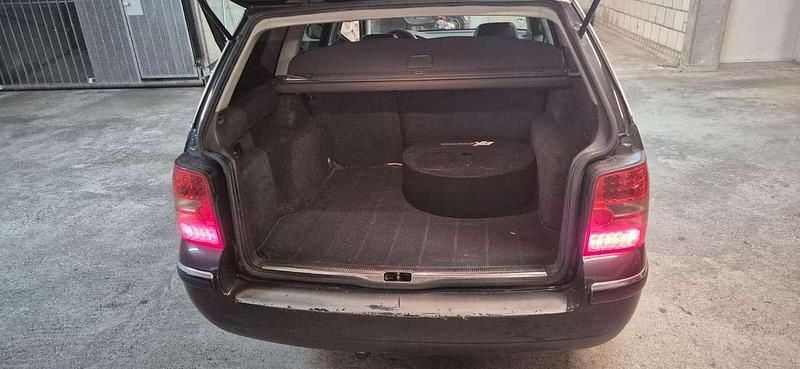 Gebraucht VW Passat Highline 136 PS (100 kW) 2004 Schwarz Kombi