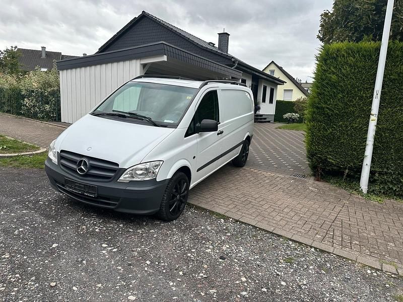 Weiß Gebraucht 2012 Mercedes Vito Van / Kleinbus | 9.500 € - Bild 1/4