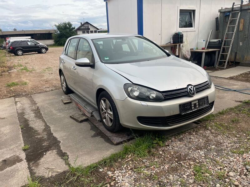 Silber Gebraucht 2009 VW Golf VI Comfortline Limousine | 2.750 € (Superpreis) - Bild 1/4