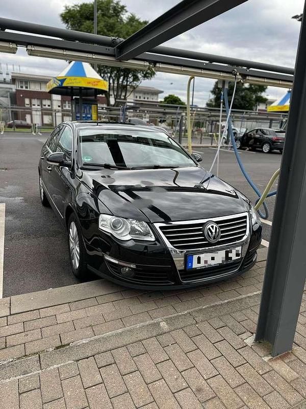 Schwarz Gebraucht 2010 VW Passat Limousine | 9.500 € - Bild 1/4