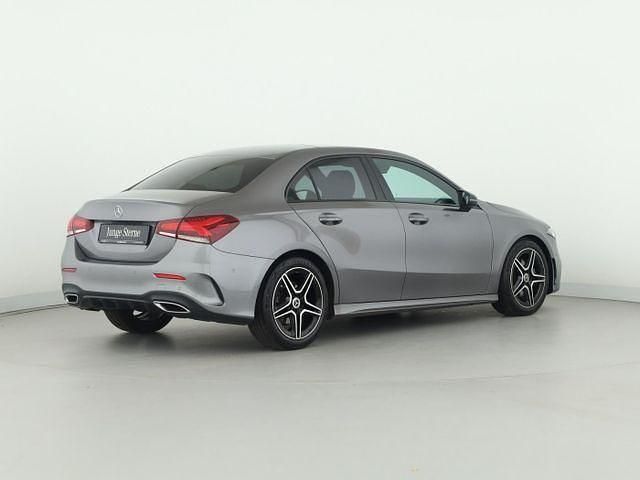 Grau Gebraucht 2022 Mercedes A220 AMG line Limousine | 32.785 € (Etwas zu teuer) - Bild 1/4