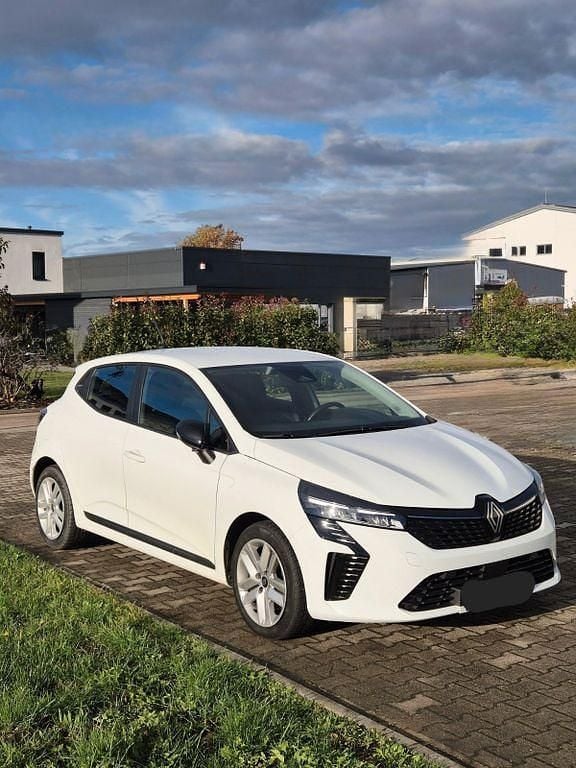 Gebraucht Renault Clio V Evolution 101 PS (74 kW) 2024 Weiß Limousine
