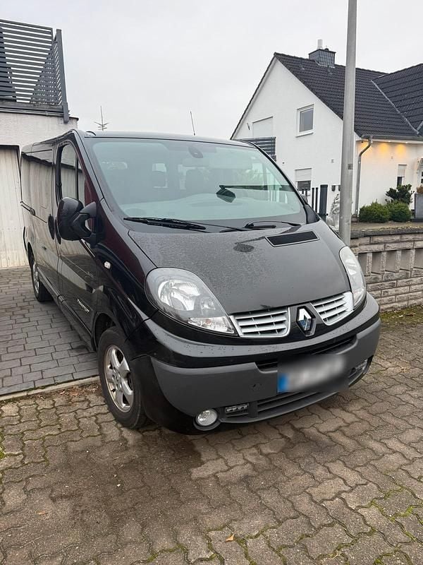 Schwarz Gebraucht 2013 Renault Traffic Black Edition Van / Kleinbus | 8.500 € - Bild 1/4