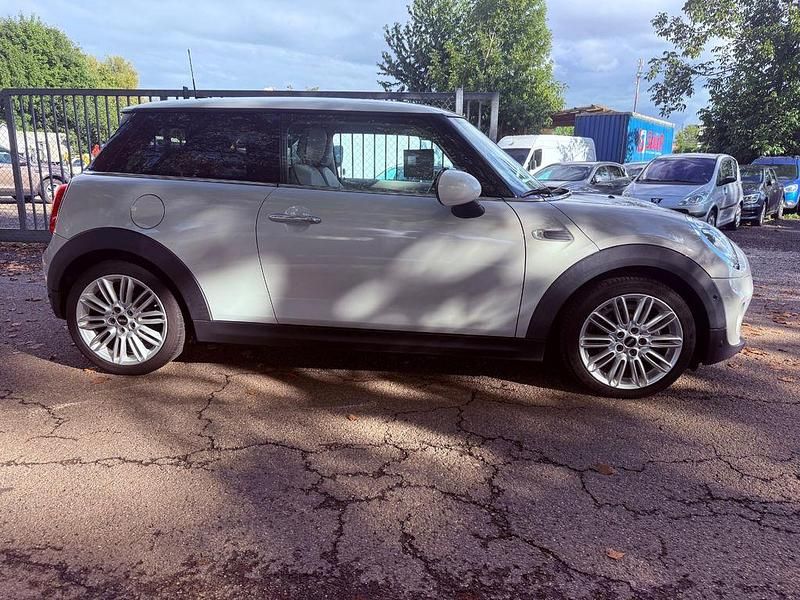 Gebraucht Mini Cooper D 116 PS (85 kW) 2016 Silber Kleinwagen
