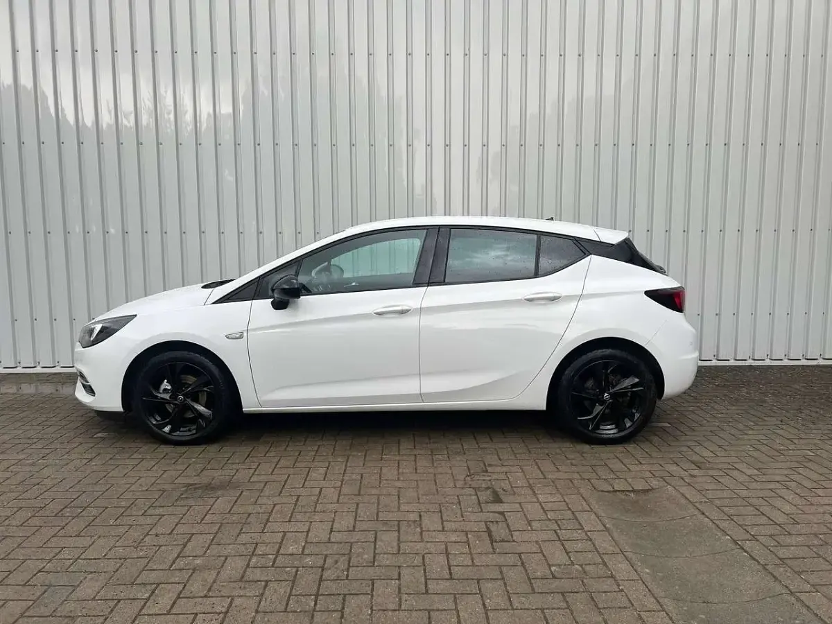 Gebraucht Opel Astra GS Line 131 PS (96 kW) 2021 Schneeweiss/summitwhite/arctic Kleinwagen