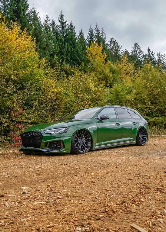 Grün Gebraucht 2018 Audi RS4 Sport Kombi | 65.500 € (Etwas zu teuer) - Bild 1/4
