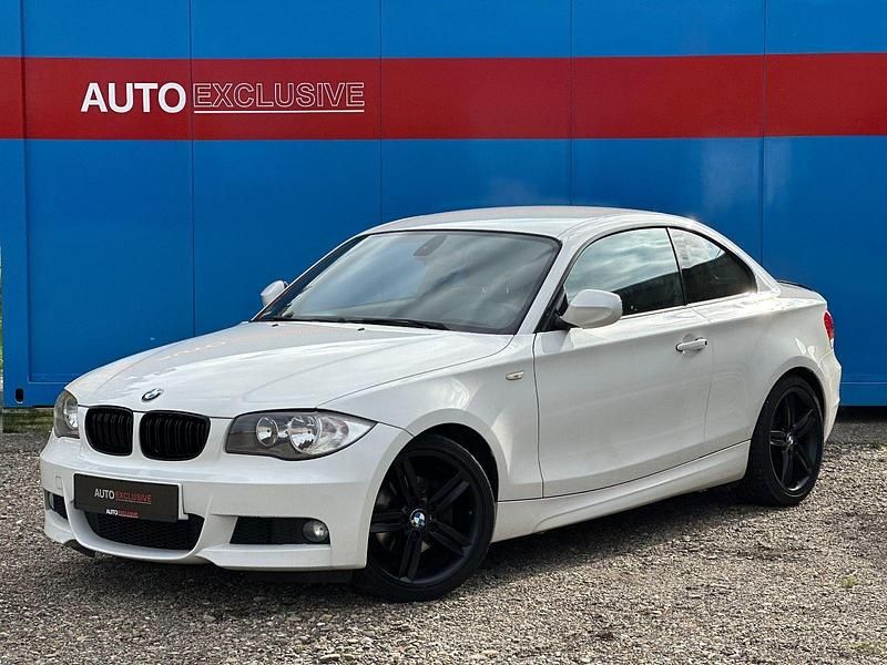 Weiß Gebraucht 2009 BMW 120 Coupé M Sport Coupé | 9.450 € - Bild 1/4