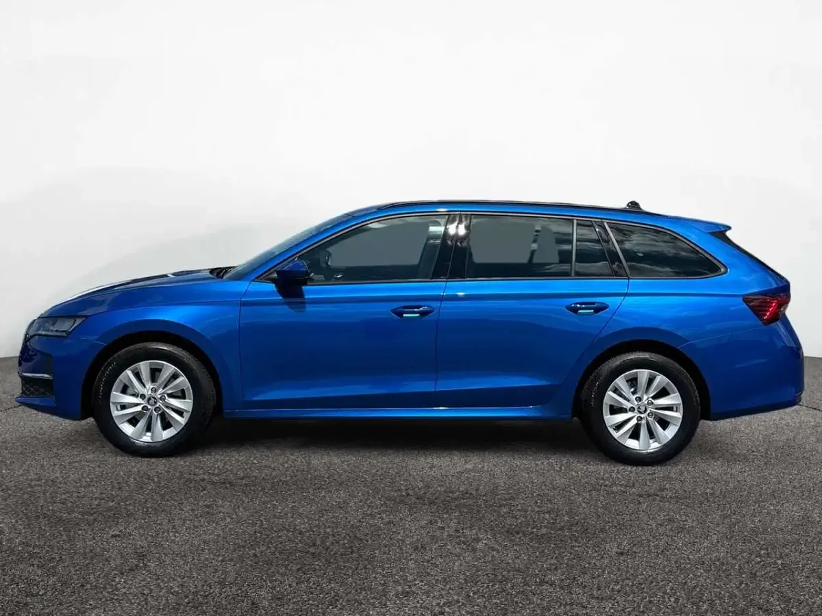 Gebraucht Skoda Octavia Selection 150 PS (110 kW) 2026 Raceblau Kombi