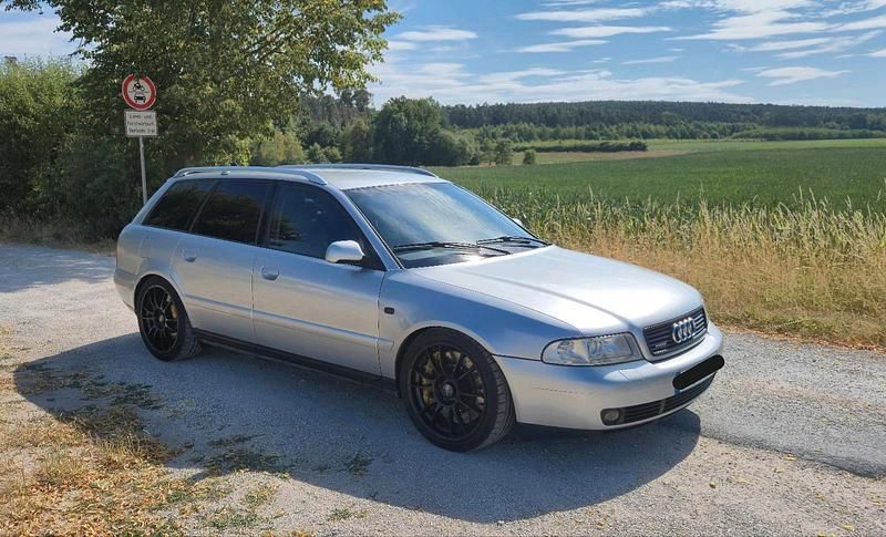 Silber Gebraucht 2000 Audi A4 Kombi | 6.000 € - Bild 1/4