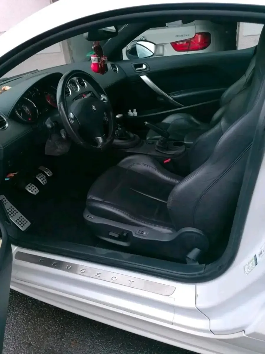 Gebraucht Peugeot RCZ 156 PS (114 kW) 2011 Weiß Coupé