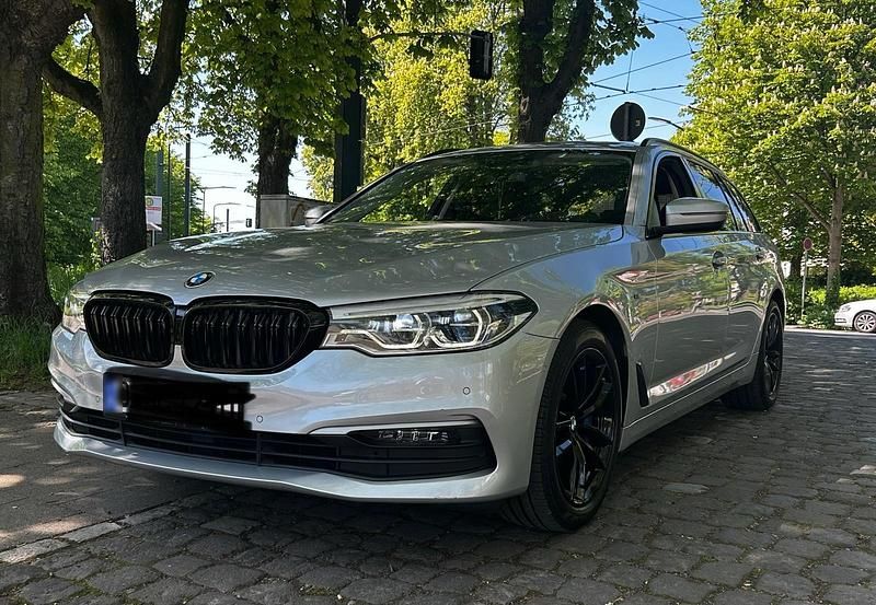 Gebraucht BMW 525 231 PS (169 kW) 2019 Silber Kombi