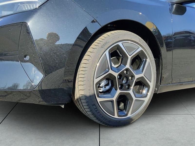 Neu Opel Astra Ultimate 131 PS (96 kW) 2026 Schwarz Kombi