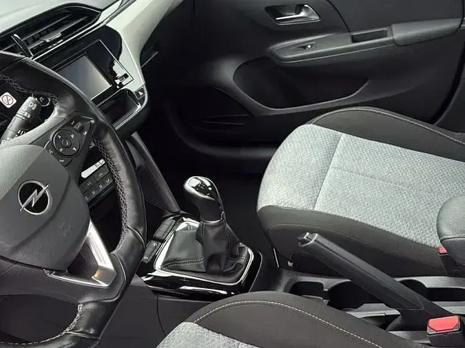 Używany Opel Corsa Basis 75 KM (55 kW) 2023 Czarny Hatchback