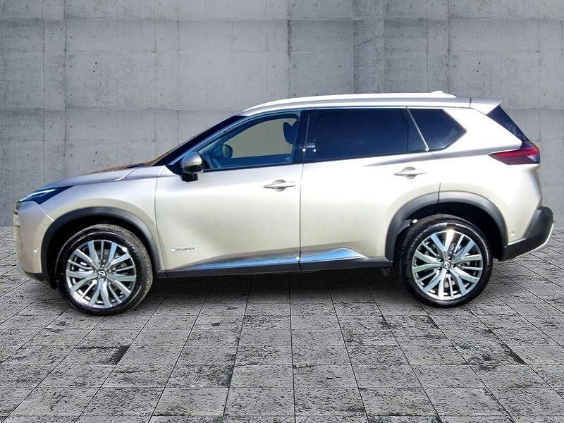 Neu Nissan X-Trail Tekna+ 158 PS (116 kW) 2025 Silber SUV