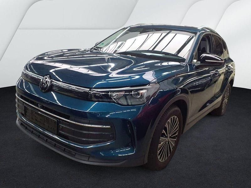 Blau Gebraucht 2025 VW Tiguan Goal SUV | 35.990 € (Superpreis) - Bild 1/3
