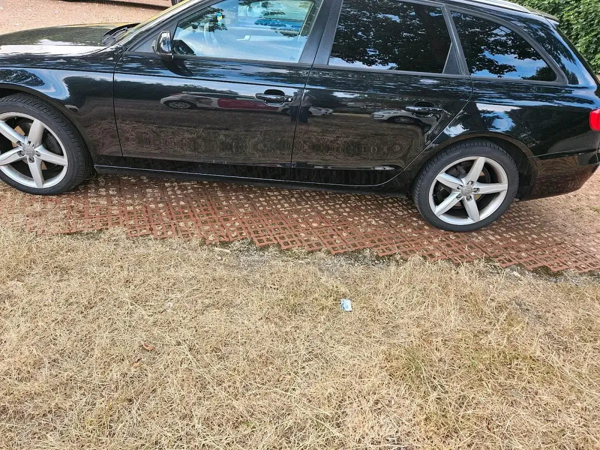 Gebraucht Audi A4 143 PS (105 kW) 2011 Schwarz Kombi
