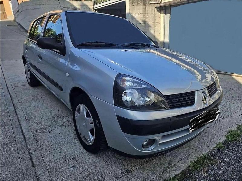 Gebraucht Renault Clio II 75 PS (55 kW) 2002 Grau Kleinwagen