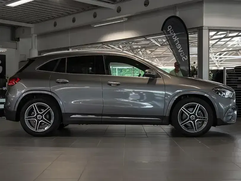 Gebraucht Mercedes GLA200 AMG 163 PS (119 kW) 2026 Grau SUV