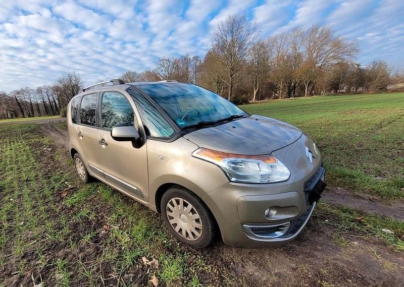 Beige Gebraucht 2011 Citroën C3 Picasso Exclusive Van / Kleinbus | 6.490 € (Etwas zu teuer) - Bild 1/4