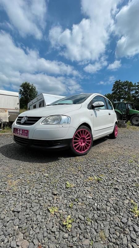 Weiß Gebraucht 2009 VW Fox Kleinwagen | 900 € (Superpreis) - Bild 1/4