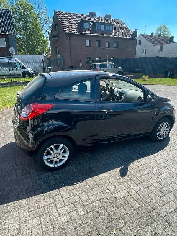 Second-hand Ford Ka 69 CP (50 kW) 2010 Negru Hatchback