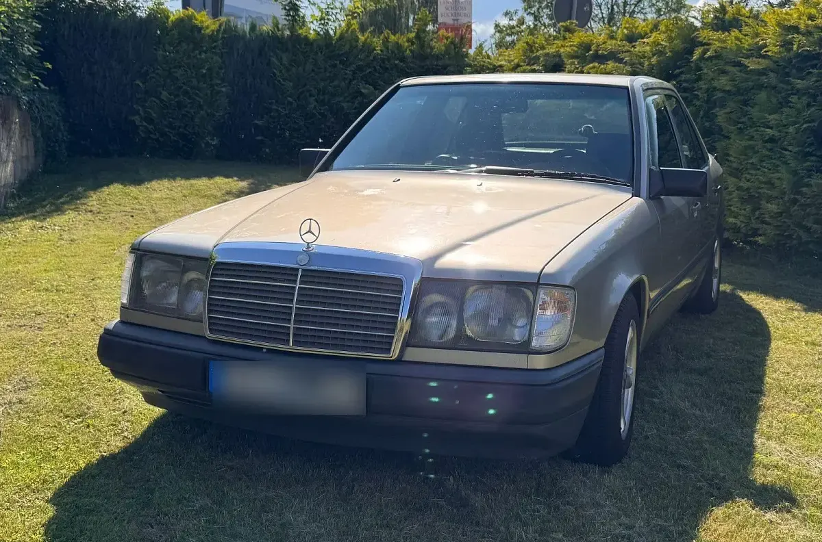 Gebraucht Mercedes E230 132 PS (97 kW) 1989 Beige Limousine