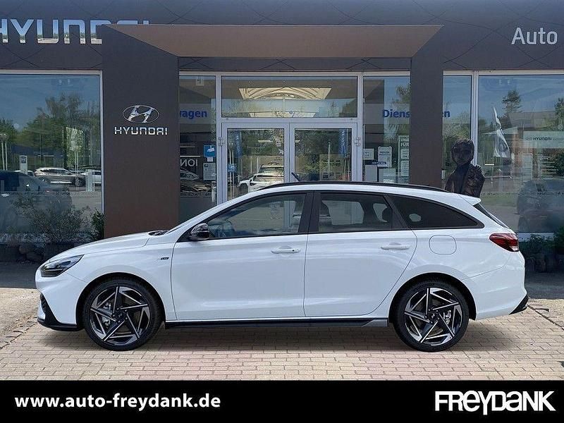 Gebraucht Hyundai i30 140 PS (102 kW) 2025 Atlas white Kombi