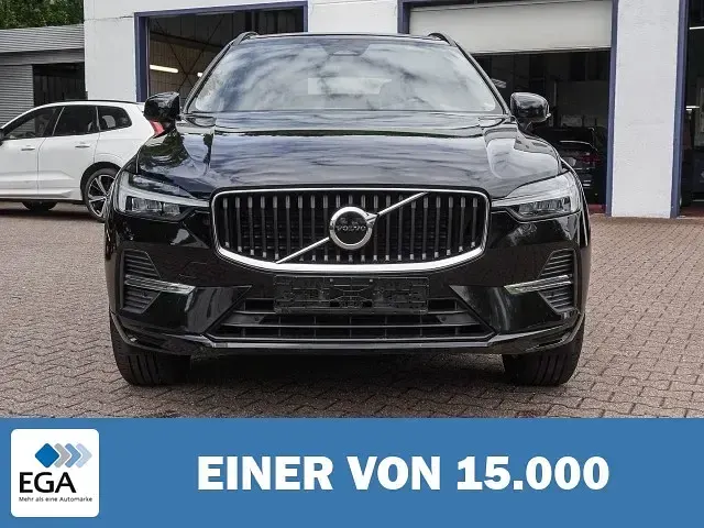 Gebraucht Volvo XC60 Core 197 PS (144 kW) 2023 Schwarz SUV