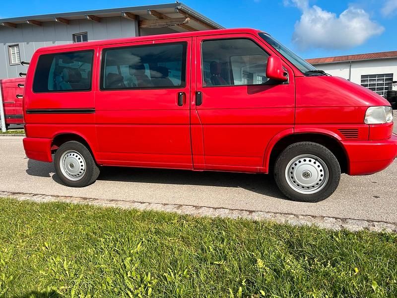 Gebraucht VW T4 102 PS (75 kW) 2000 Rot Van