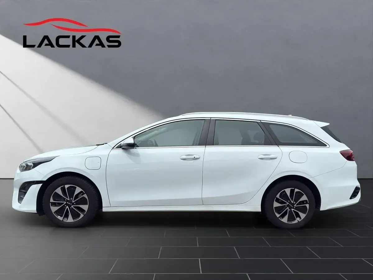 Gebraucht Kia Ceed Vision 141 PS (103 kW) 2022 Weiß Kleinwagen